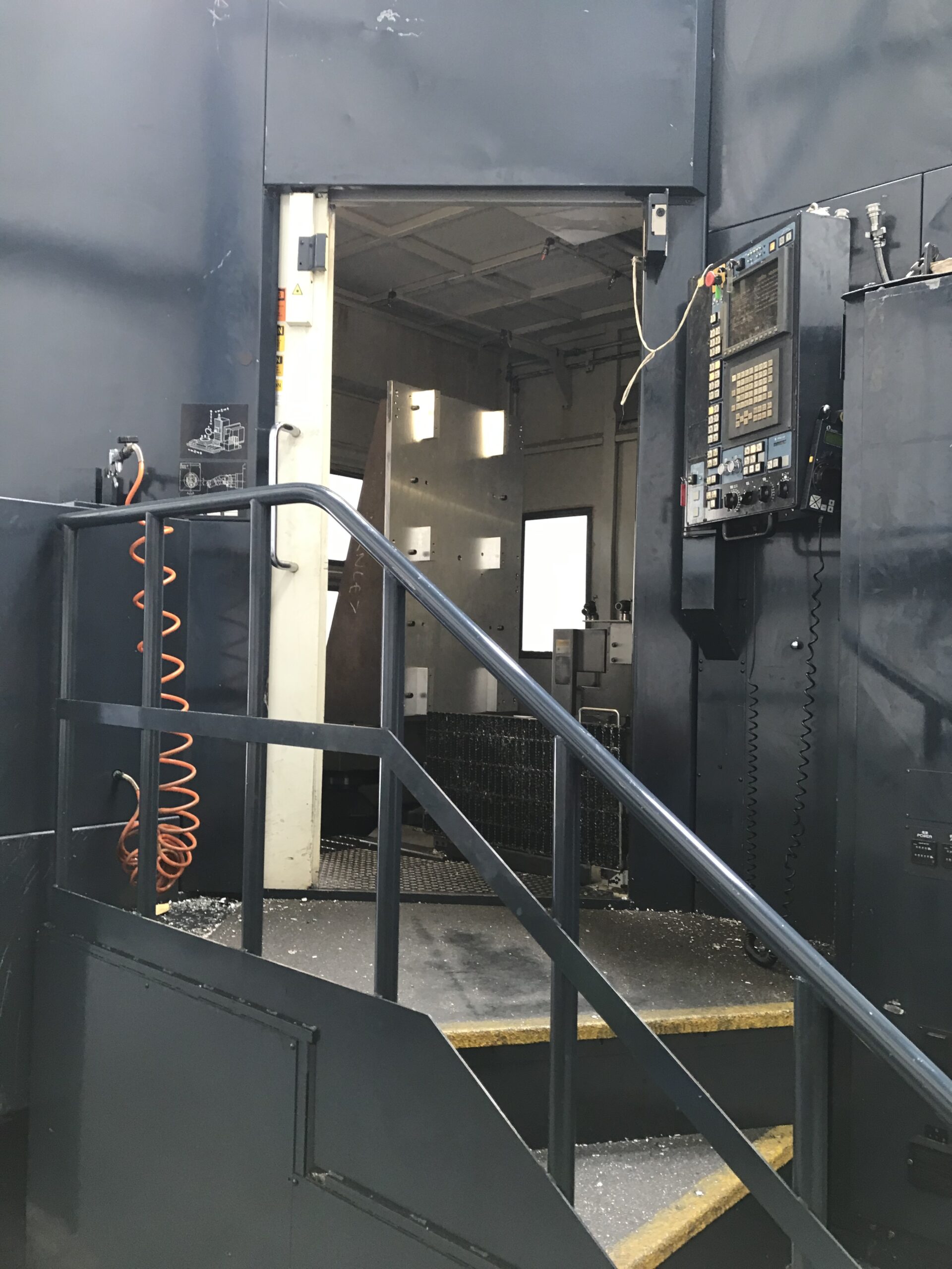 SOLD - 2005 MAKINO MCD-2016 Horizontal Machining Centre - Image 4