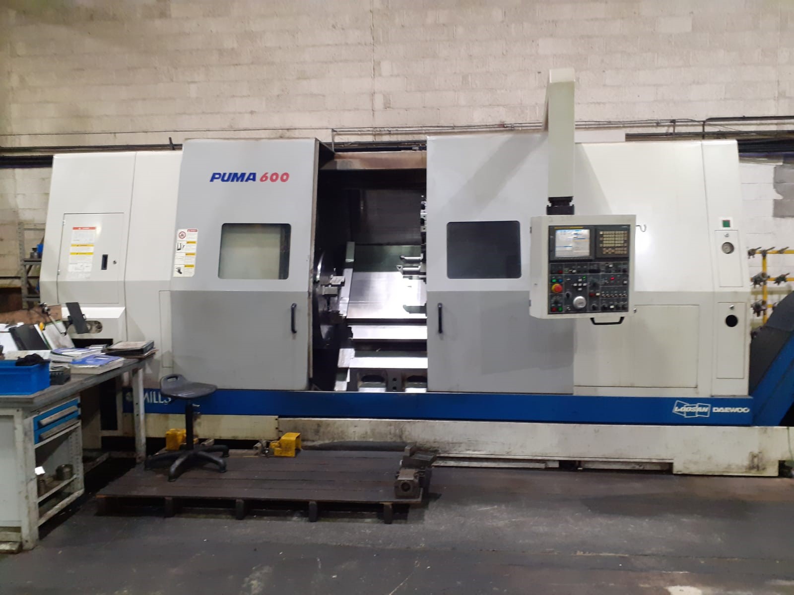 SOLD - 2006 Doosan Puma 600 CNC Lathe - Image 4